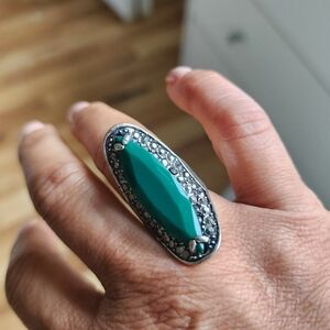 Elegant Green Silver Ring